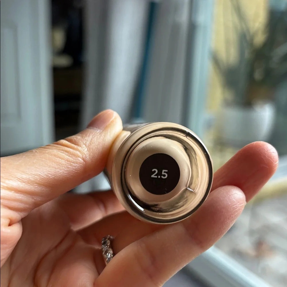 Crunchi beautifully flawless foundation - Picture 4 of 5